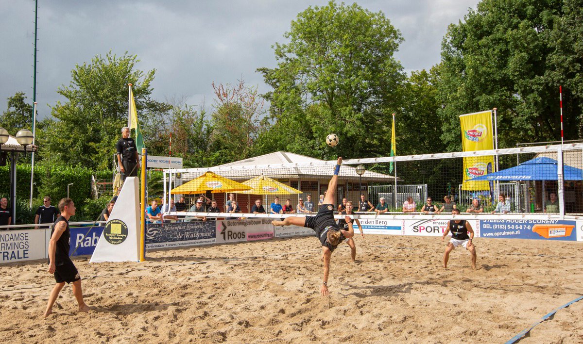 Na een fantastisch en zinderend Footvolley toernooi op onze eigen Copkadijk nu onderweg naar Den Haag voor de NK beachvolleybalfinals met onze trots Raisa Schoon. #beachisbeauty <a href="/nlbeachvolley/">Beachvolleybal</a> <a href="/radioAFMnl/">Radio A-FM</a>