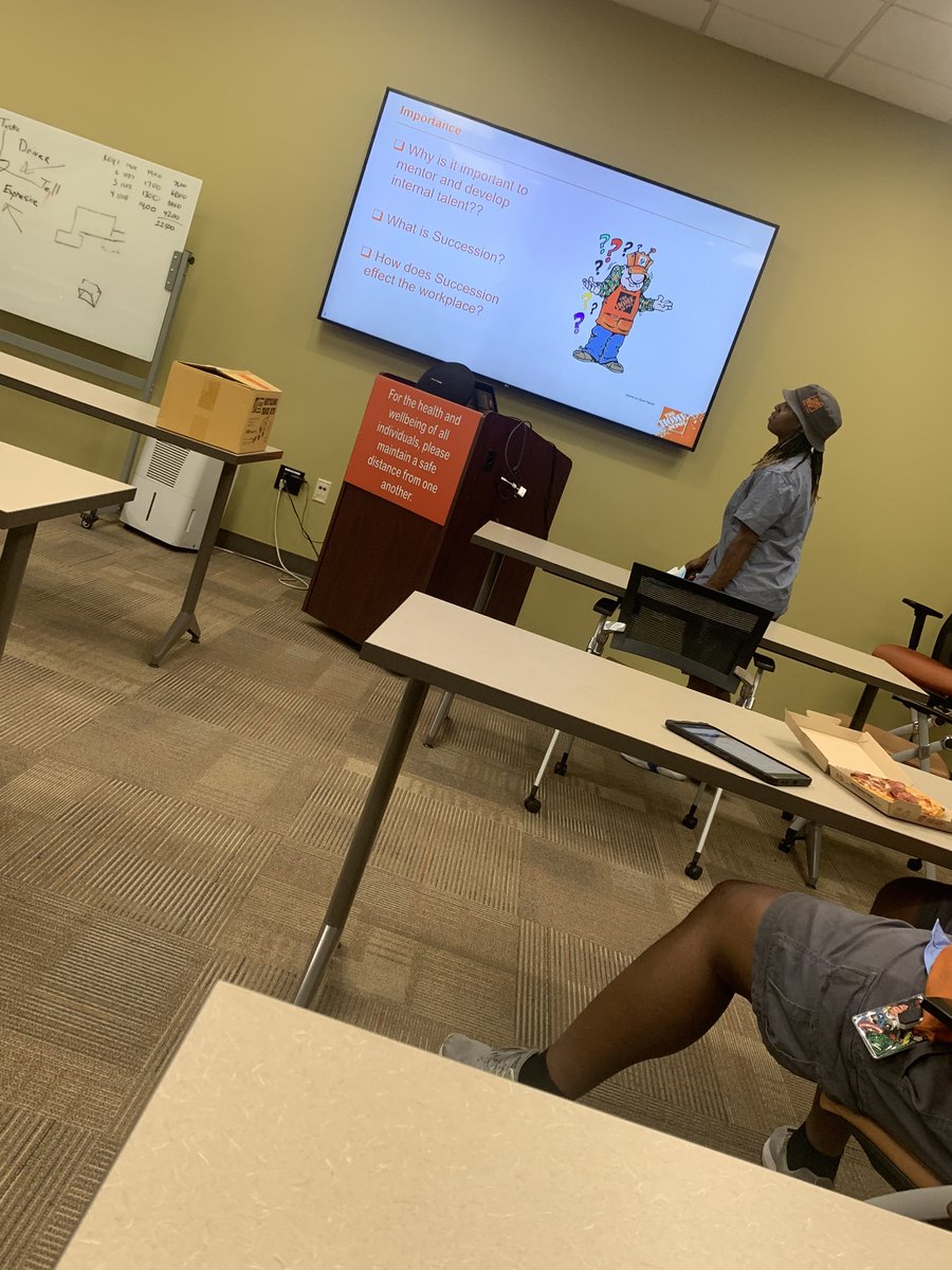 SHolsendolph's tweet photo. Growth &amp; Development happening right here at 5085, thank you Tina for presenting tonight! #key4vibes #growth&amp;development #succession @ColeTarik @OttoJohnson3 @Brandi_Mathis84 @JacobiBrown7 @adam011977 https://t.co/ZyzD7mFWZg
