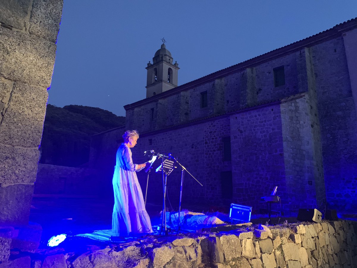marsiddesi's tweet photo. Un prélude théâtral et musical avant la projection du Don Giovanni de Mozart, en partenariat avec l’@operadeparis
Une grande soirée qui a fait renaître le Couvent Saint-François destiné à (re)devenir un haut lieu de culture au cœur de l’Alta Rocca! https://t.co/ar7cbrw9XL