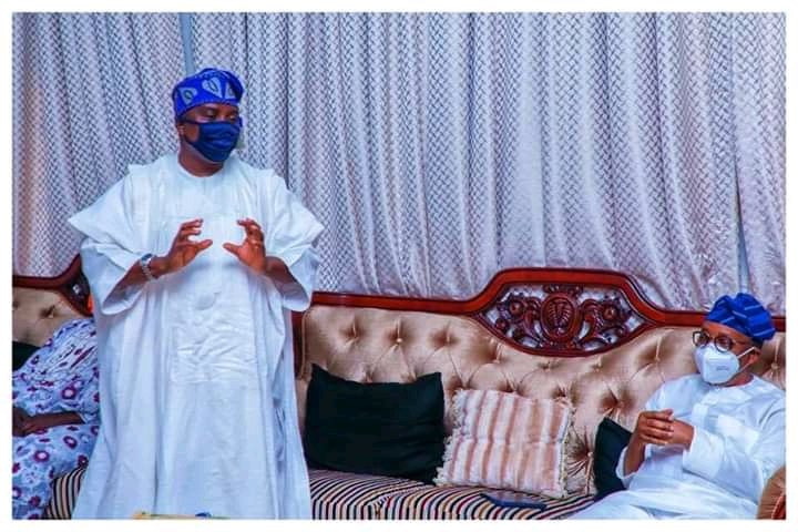 HARDEYRHEMMYMo1's tweet photo. Aragbiji Lauds Oyetola On Healthcare, Osogbo-Kelebe-Iragbiji Road …Says Maternal Deaths, Hardship Reduced.
@FemAdesina
@afolabiwasiu14 @Kam_kolawole @Ogungbemiidowu3 @Tundeolatunji7 @simplyrianat @tvcnewsng @DeeOneAyekooto
#Oyetola
#IleriOluwa
#ForAGreaterOsun
#INMT https://t.co/dyngMftjlm