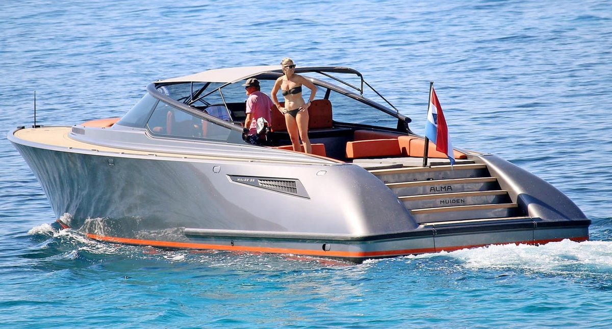ikbenonline's tweet photo. Maxima in bikini π΄ Iets wat de Nederlandse media nooit mag tonen i.v.m. de mediacode.
#bild #mediacode #royals #koningshuis #maxima #willemalexander #koning #king #konining #alexander #RoyalFamily https://t.co/7I5tw1oXef