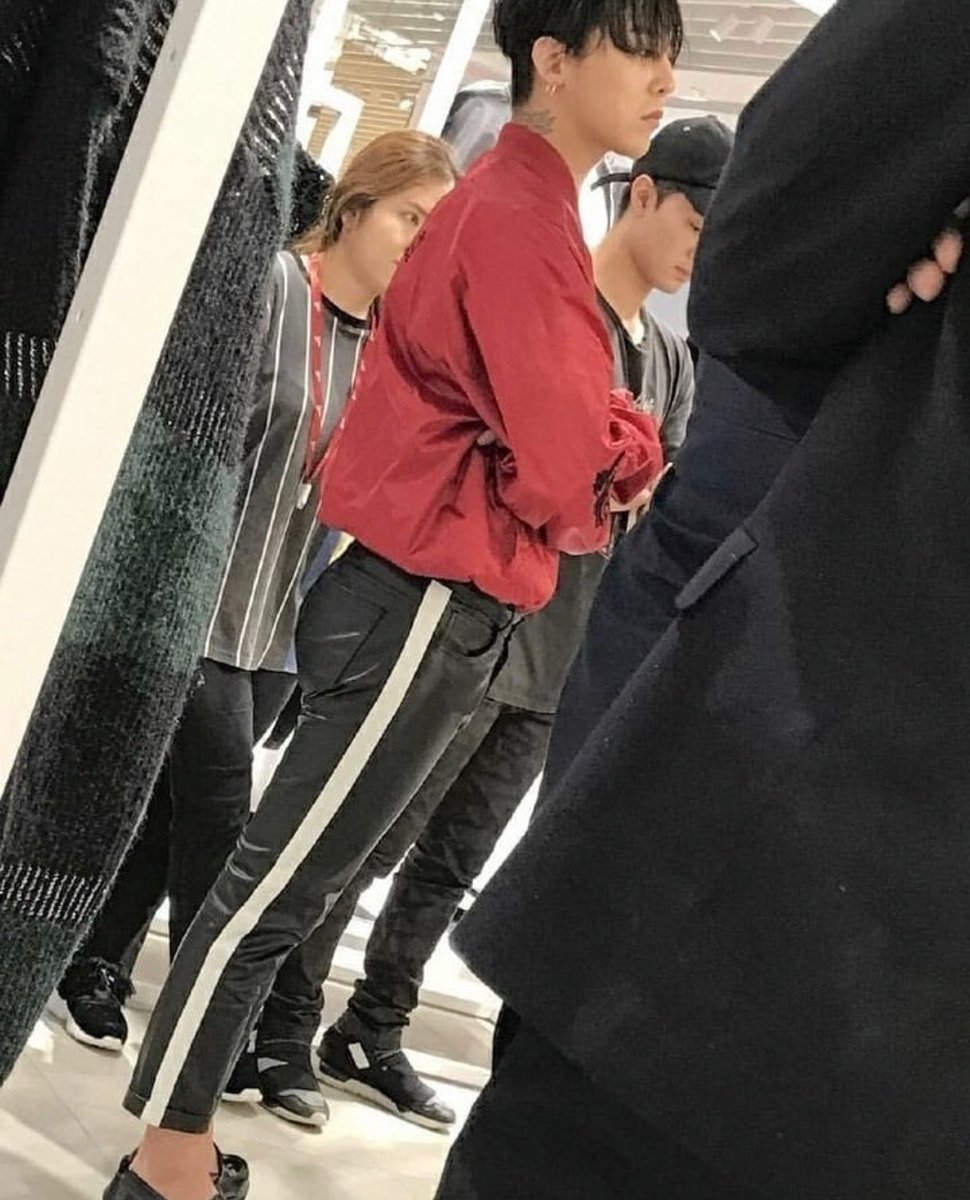 jaeticaiq's tweet photo. — ;; 𝗸𝗶𝗺 𝗱𝗶𝗿𝗲𝗰𝘁𝗼𝗿 𝗺𝗮𝗸𝗶𝗻𝗴 𝘀𝘂𝗿𝗲 𝘁𝗵𝗶𝗻𝗴𝘀 𝗮𝗿𝗲 𝗶𝗻 𝗹𝗶𝗻𝗲. #workbabywork https://t.co/ye59V9H2Ra