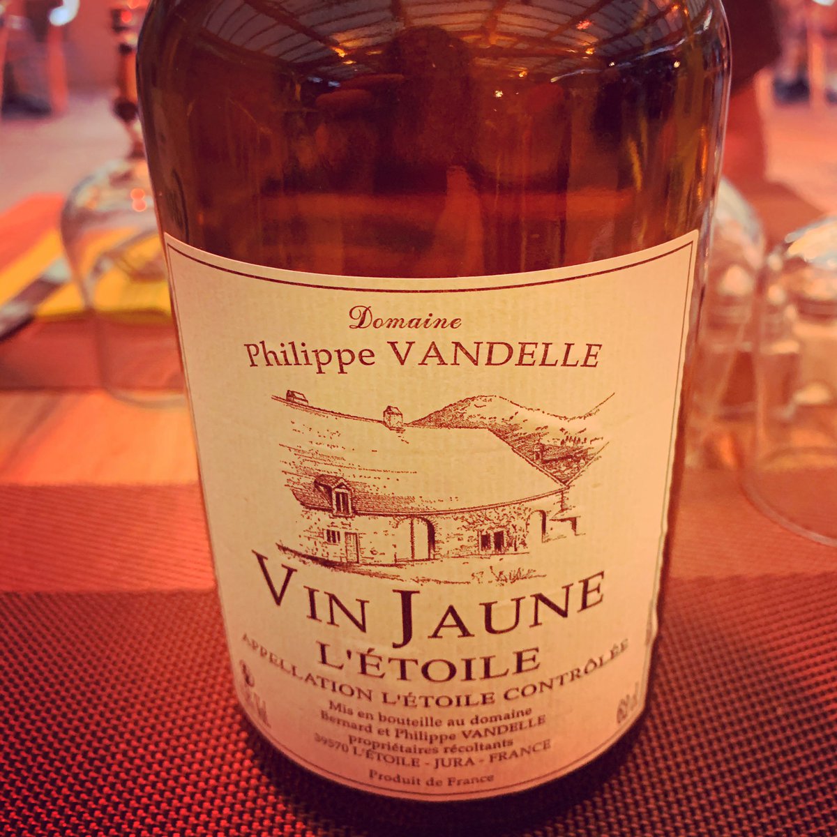 Langlai73410097's tweet photo. Du Comté, du Morbier, 
Des morilles, du vin Jaune , de la truite et du poulet !
D’la bonne humeur, un moment d’amitié ! V’la l’bonheur, qui pourrait s’en priver ?#bonheur #vinjaune #jura #juratourisme #doubs #sourcebleue #apero #meatlovers #plaisir #gastronomie https://t.co/tpNutWpZuJ