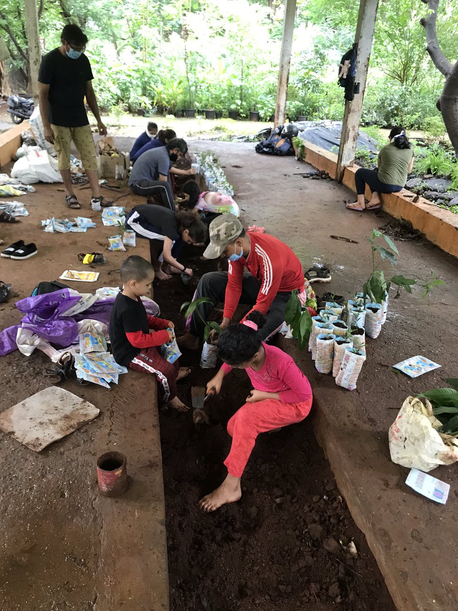 AkunteAniruddha's tweet photo. Between our phones, tablets, laptops, and televisions, some form of screen time is happening almost 24/7. That's why it's become more imperative than ever for us to unplug and head out into the great outdoors. Spending time outside, as a part of our duty we planted tree today 🌳 https://t.co/fN853GIR42