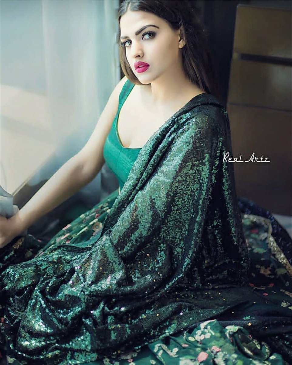 Hot in. Green  #HimanshiKhurana X  #KIMTAEHYUNG