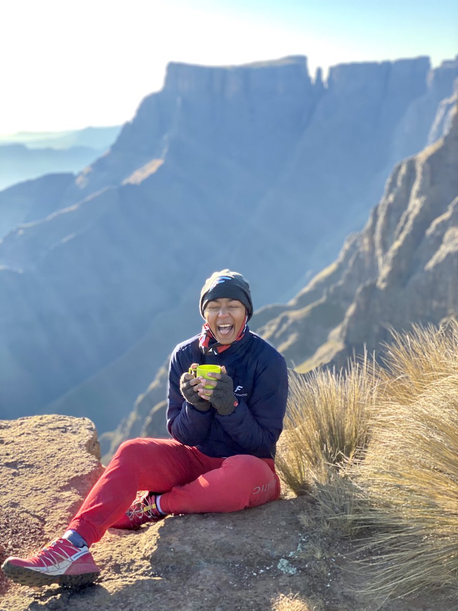 FitfanaticM's tweet photo. Good morning Sunday!
_
#fitfanatic #fitfanaticnation #unbounded #drakensberg #hikinggirl #ntabeni #FetchYourBody2020 https://t.co/WaYiAs17Fk