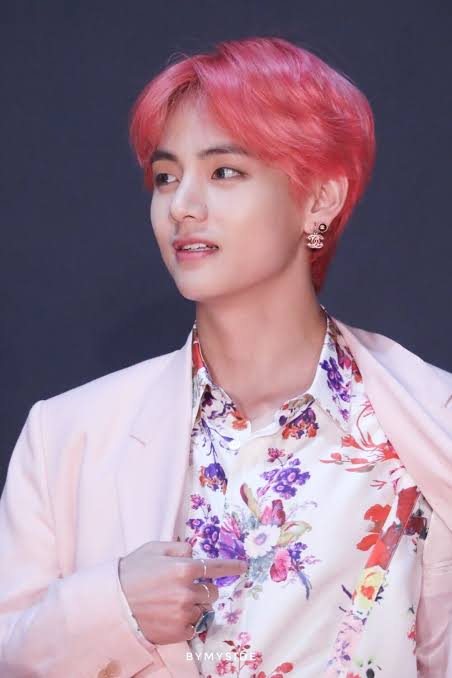   #HimanshiKhurana X   #KIMTAEHYUNG