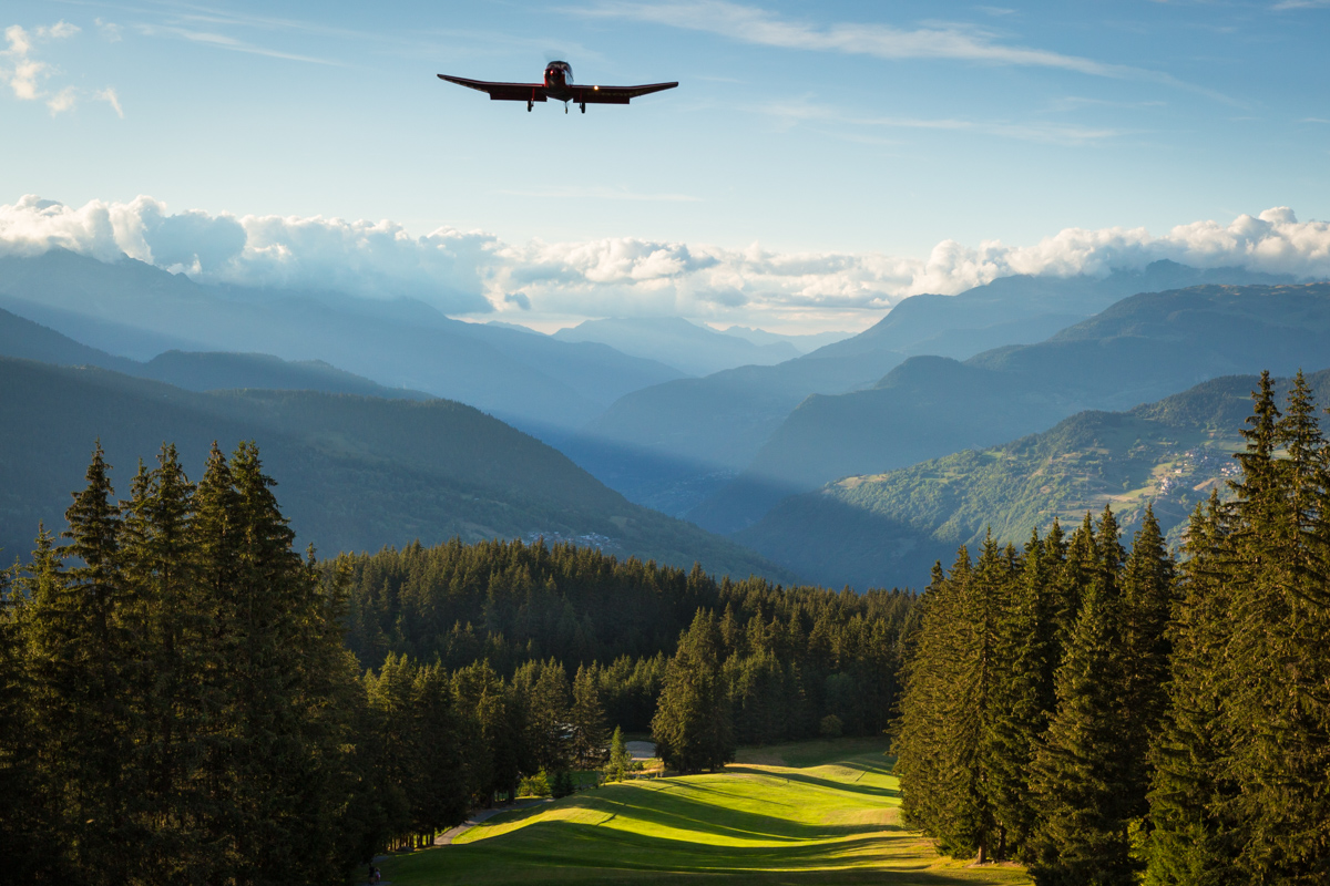 Loving the alpine views in the Méribel valley this weekend. Captured yesterday evening on the edge of the altiport.
#meribel #myplayground #alps