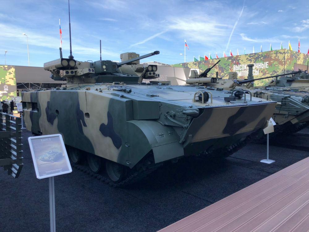 Et plus intéressant un nouveau venu désigné BMP-3 Manul (un châssis de BMP-3M Dragun sur lequel est installé la tourelle Bumerang-BM / TKB-947). Photos@Militarist.