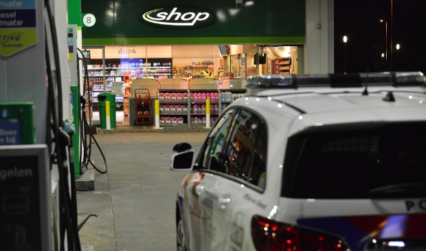 Gewapende overval op tankstation aan Rijksweg-Zuid: dader vlucht lopend -..