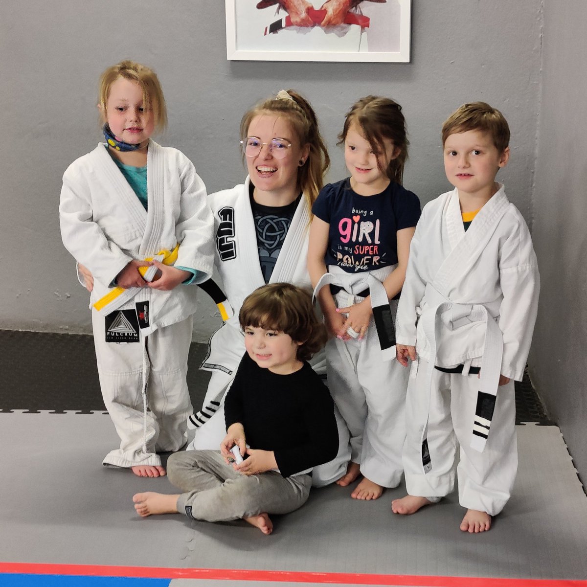 Well done Luke on your stripe!
Keep it up champ!
#renergracie
#ryrongracie
#graciejiujitsufourways
#graciejiujitsu
#bullyproof
#kidsbjj
#kidsselfdefense
#brazillianjiujitsu
#bjj
#selfdefence
#joburg
#mzansi
#johannesburg
#fourways
#bryanston
#lonehill
#paulshof
#jiujitsu https://t.co/BD73nTDvIx