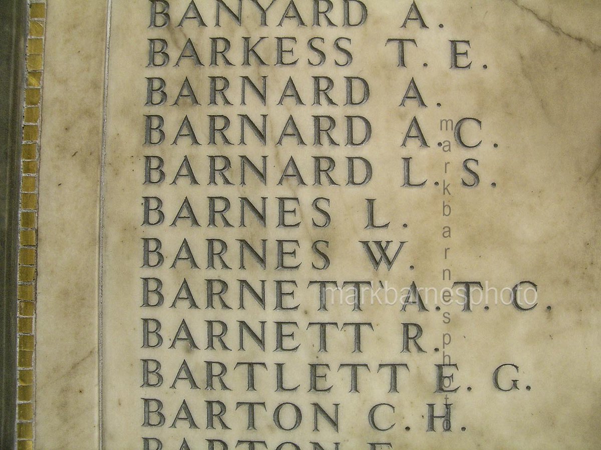 Les is remembered on the Stoke Newington war memorial. I have his 1914-15 Star and a Princess Mary tin, but this may have been my grandfather& #39;s. Les& #39;s name is two up from 16 yr old Robert Barnett (buried at Rifle House cem). They lived near each other.