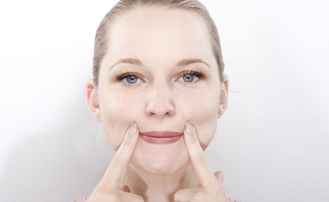 DawnStudy1's tweet image. Mouth #exercises can be considered as a very effective option to #stopsnoring and for a good reason, they help improve the muscle tone of the tongue as well as fortify the muscles at the back of the throat. 
#breathing #sleepapnea #snore #dawnstudy
dawnstudy.com/mouth-exercise…