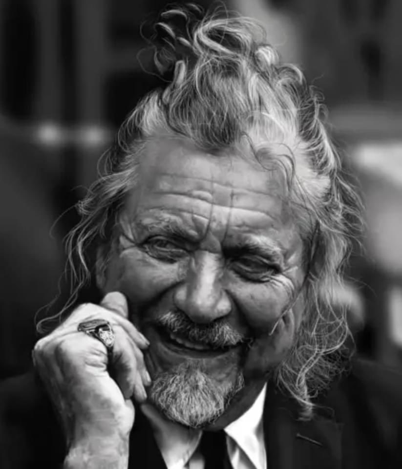 Happy 72nd Birthday ROBEPLANT !
Born August 20, 1948 in West Bromwich, Staffordshire, England. 