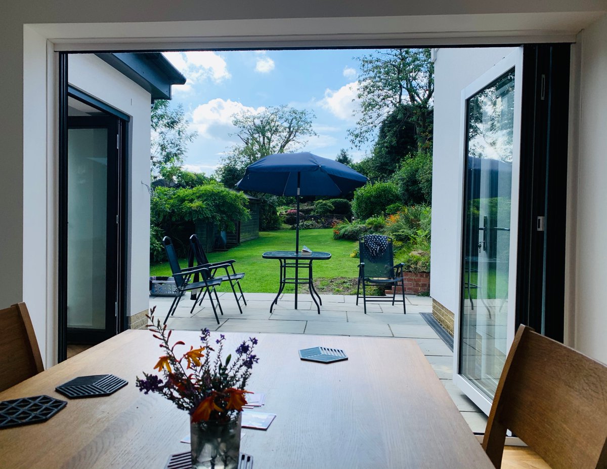 Now this is bringing the outside in! This picture demonstrates perfectly Swing and Slide doors space saving qualities. When fully open they do not have the concertina action that traditional bi-fold doors do resulting in a clean open plan look 👌