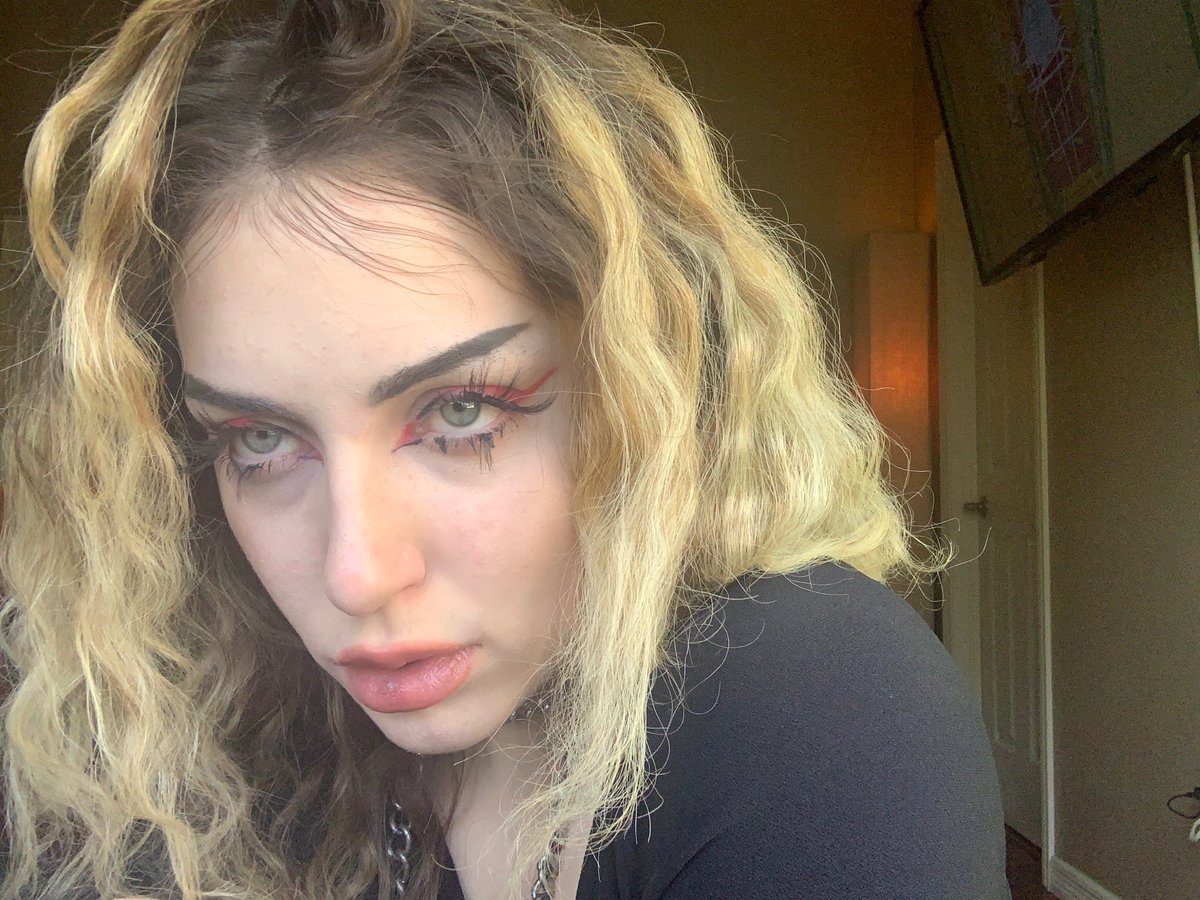 CkCamryn's tweet photo. Listen to 80’s music too forget how disgusting the world is for a second https://t.co/4ZkfesaaYU