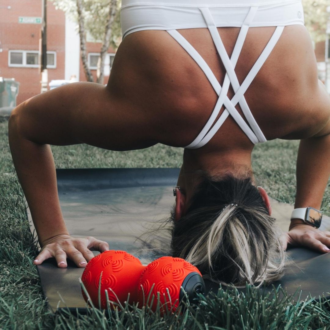 powerplate's tweet photo. Yoga mat? βοΈ
Confidence to try new poses? βοΈ
Handheld vibration for recovery and reward? βοΈ
.
#GetOnPowerPlate #PowerPlate #fitnessequipment #homeworkout #PowerPlateDualSphere https://t.co/PUdmJRhyBG