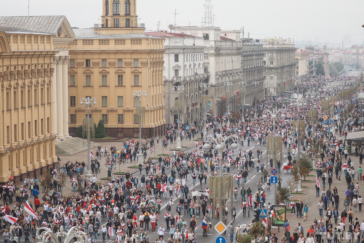 Minsk never has seen such crowds in its history. Via  @tutby