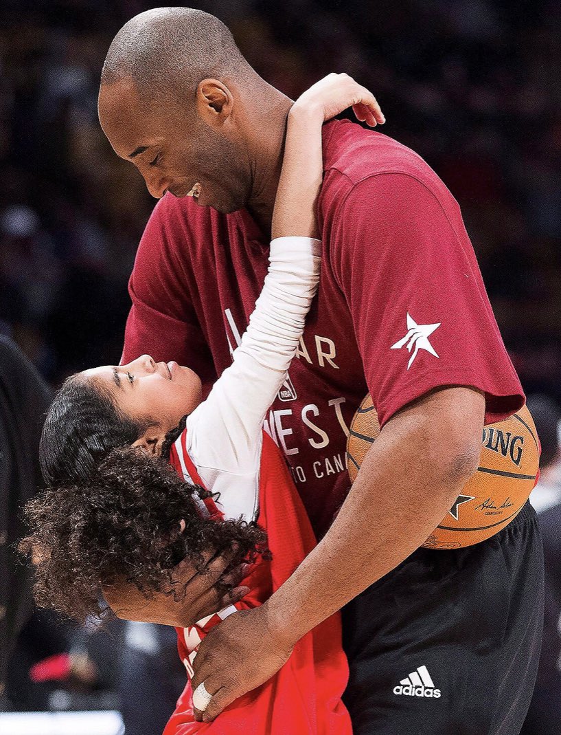 Kobe Bryant would ve been 42 years old today.

Happy Birthday and RIP  