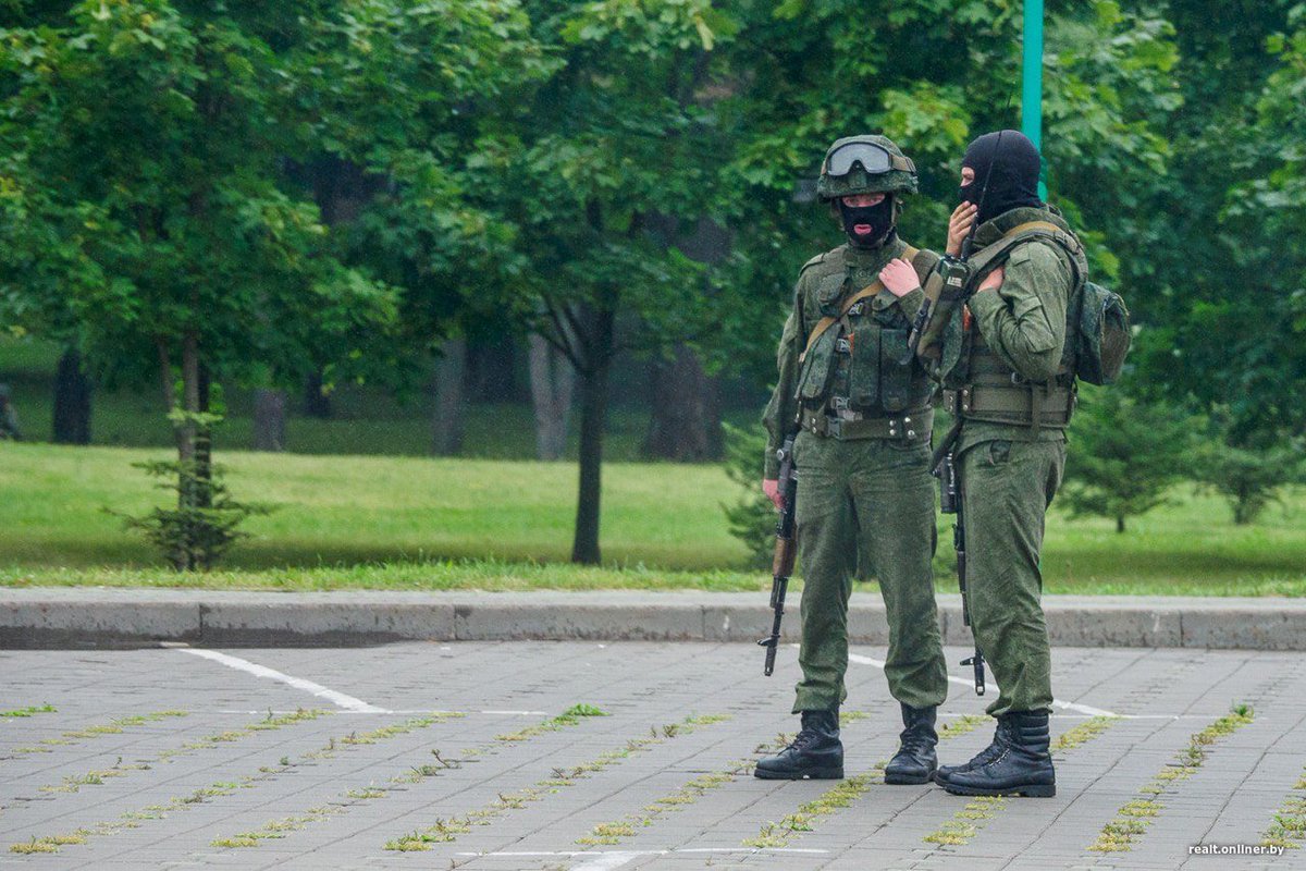 Unmarked armed men in Minsk.photos via  @OnlinerBY