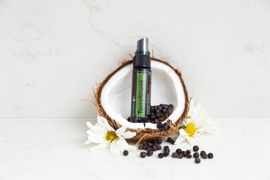 doterra's tweet photo. #FunFact: Many plants contain a vapor barrier provided by their essential oils that protect them from potential threats in their environment. Terrashield creates a unique blend to help YOU defend against potential threats in nature! 

https://t.co/OECCeoJOTA https://t.co/QMctgJ4Ifj