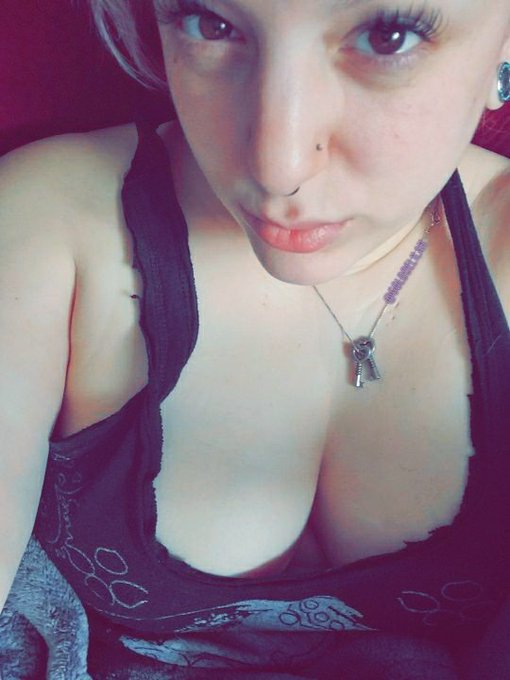 You can just see the dominance in my eyes, when those keys are around my neck 😈  Watch it in action:<a href="/tag/nox"class="tags"><span>#nox</span></a><a href="/tag/baddragon"class="tags"><span>#baddragon</span></a>