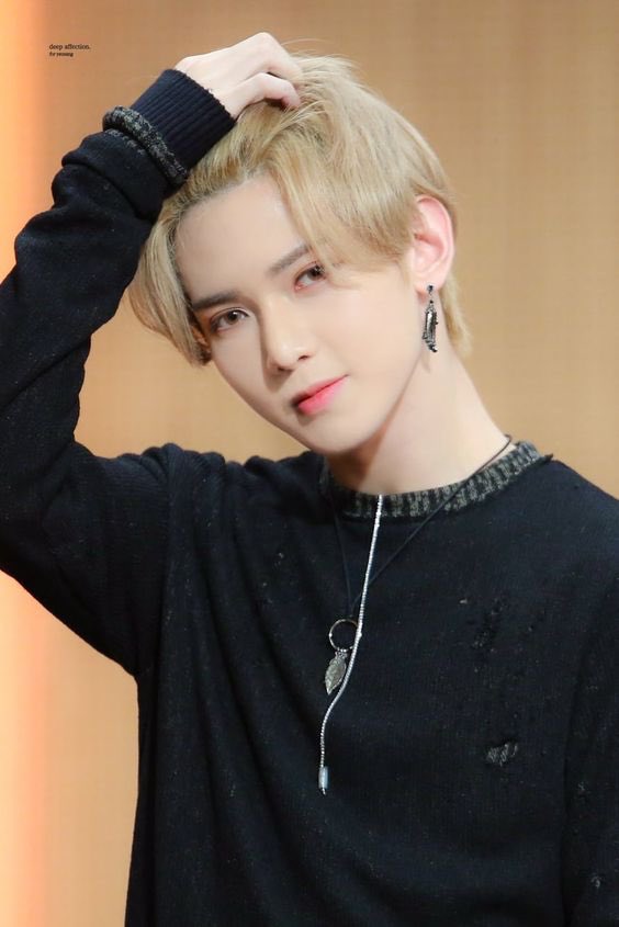 Kang Yeosang looking ethereal; a very bias wrecking thread