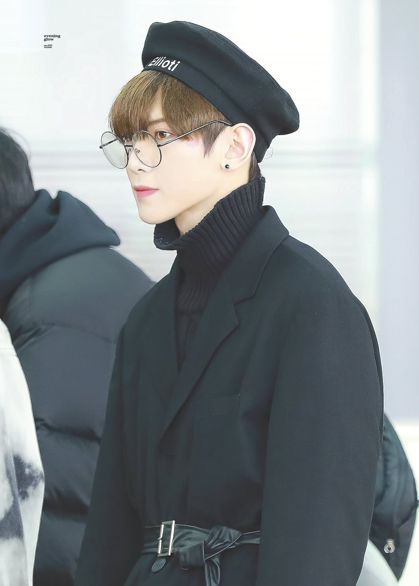 Glasses and a beret 