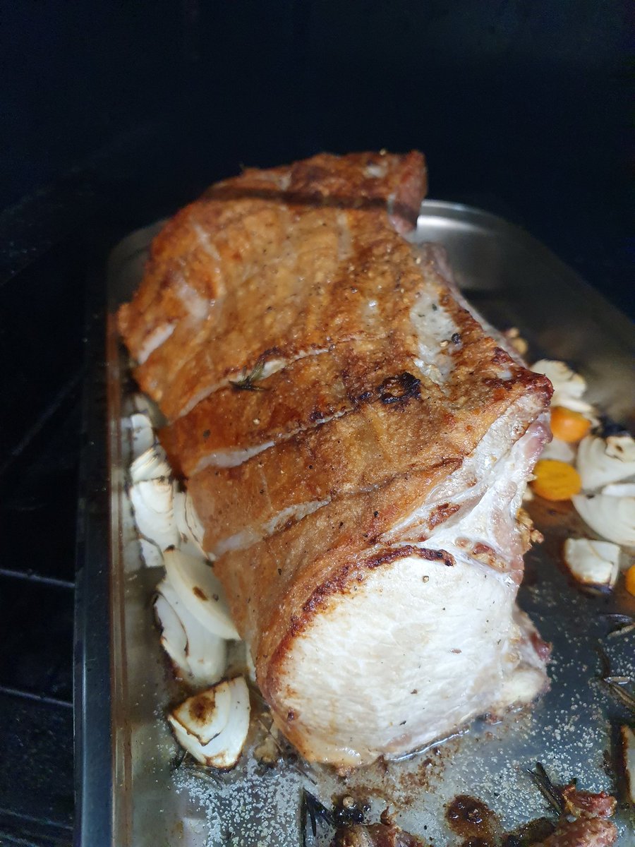 OnLilys's tweet photo. Roast Dinner like no other
21 Day Aged Black Angus Rib of Beef and Free Range Ardal Pork Loin on the Bone available today from 1-3pm
#LetUsLookAfterYou #WicklowFood #FromLilysWithLove #TheBestRoastOnTheEastCoast
#ARoastLikeNoOther https://t.co/1MlK2GkjMo