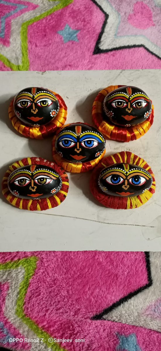 hookooman's tweet image. शालिग्राम जी का मेकअप