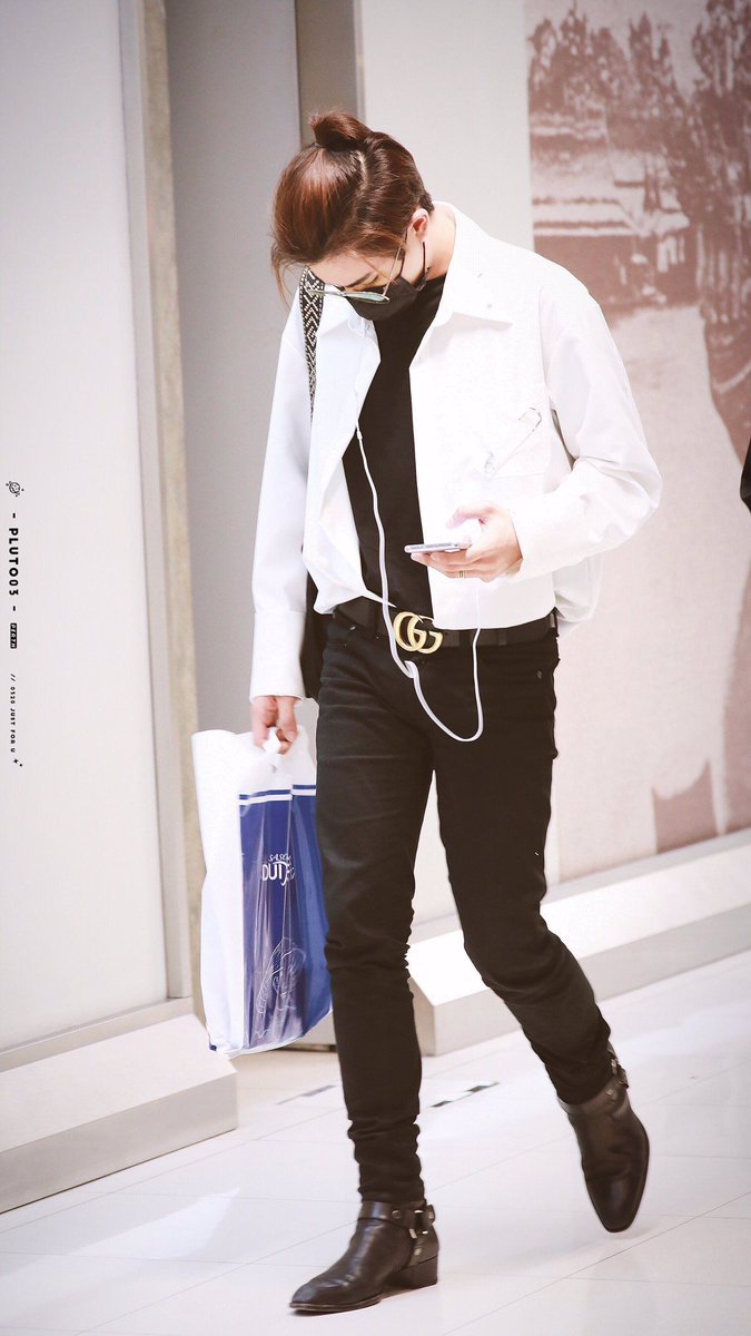 siwatperth's tweet photo. Perth tanapon mistaking the airport for a runway ; a thread

#KDPPE #PerthTanapon https://t.co/DLof7xwlzN