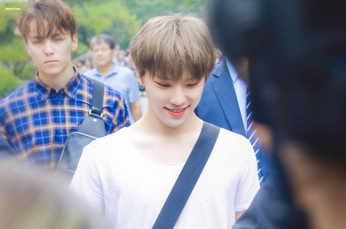 planet_chan21's tweet photo. 190628 뮤직뱅크 중퇴

#디노 #이찬 #세븐틴 #seventeen #DINO #ディノ https://t.co/ZfZPq6NSfn