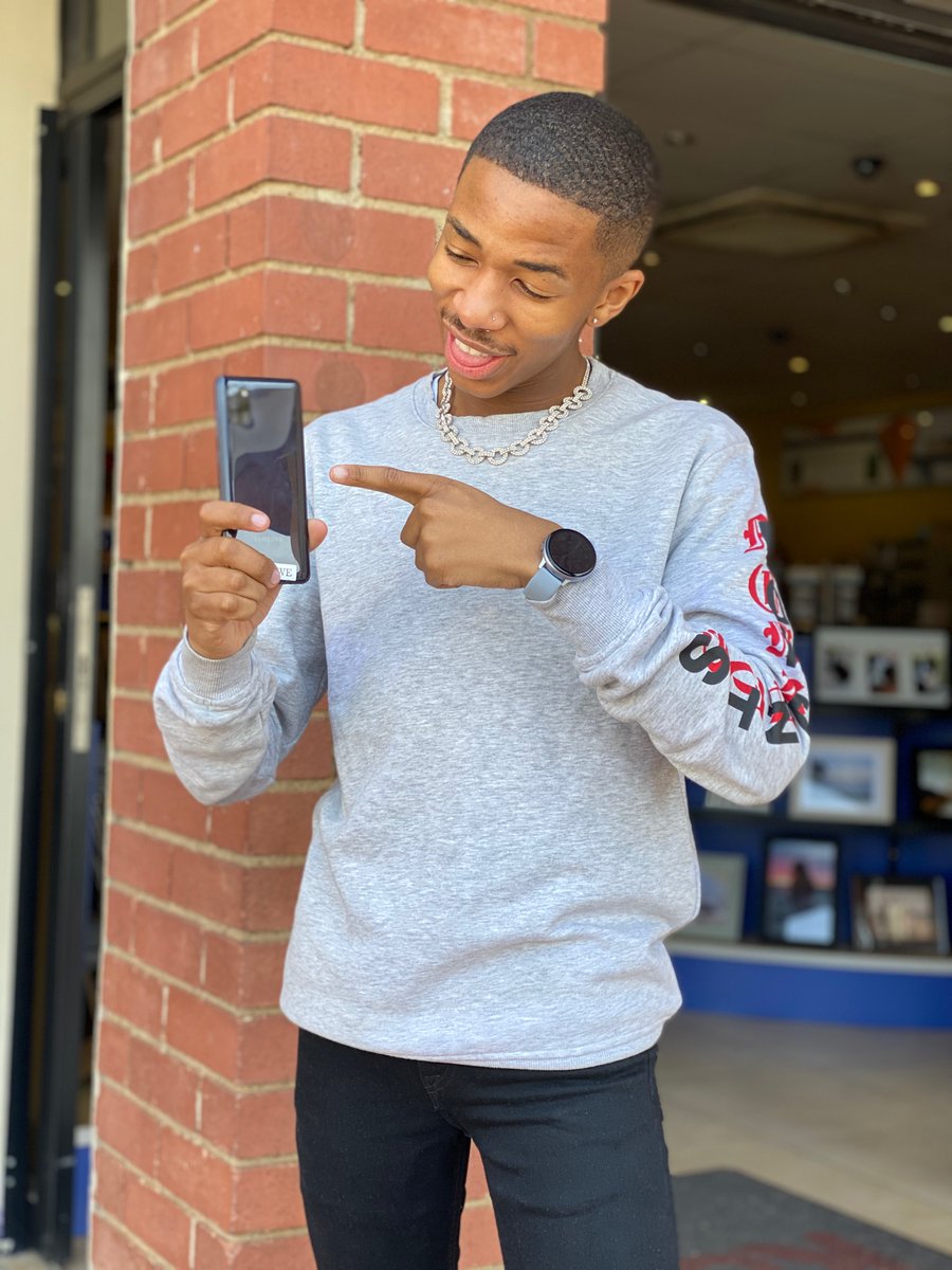 lasizwe's tweet photo. Sweeeedddiieeee! Here’s another chance to win a @SamsungMobileSA #GalaxyA31! To enter, name 1 Samsung device compatible with #SamsungPay 🤳🏼 using #NoWalletChallenge.

Ts &amp; Cs apply
#ad https://t.co/3ZCc7fCzPU