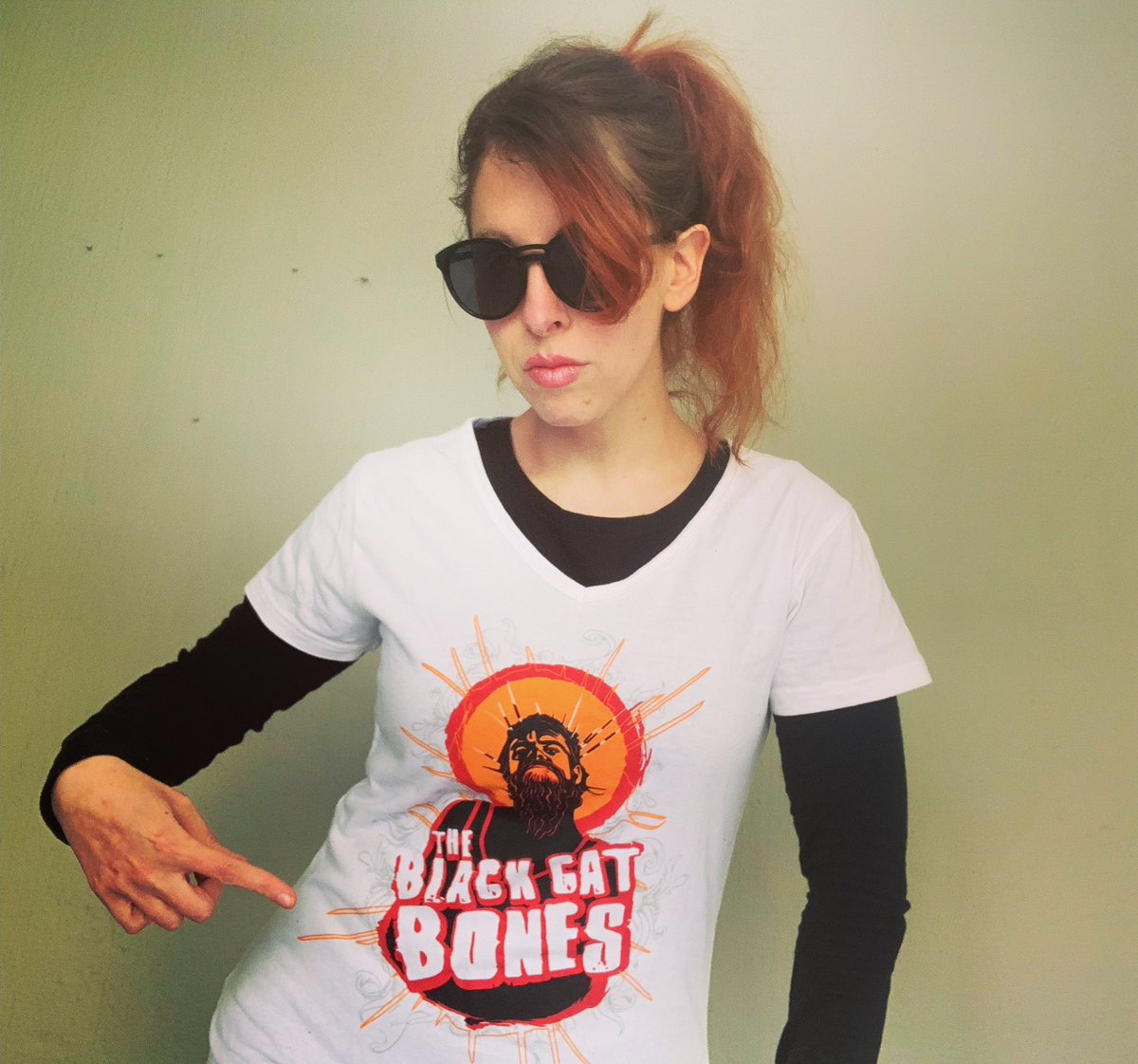 BronwenKerry's tweet photo. A cat lady trying to be a cool cat π #TheBlackCatBones #tributetomusic #musicappreciation https://t.co/PbEF95lgBN