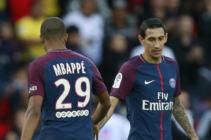 Offensivement, Paris aspire l’adversaire dans sa moitié et lui propose un dilemme :  « suis-moi et je joue en profondeur vers Di Maria, Mbappé et Neymar »  « fuis-moi et je joue vers Neymar entre les lignes qui peut dribbler, passer, accélérer et marquer »