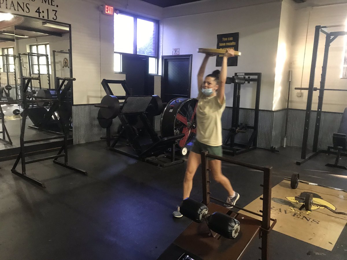adgerap's tweet photo. XC Ravens getting in reps💪🏽😷 https://t.co/s7xwkbIdS3