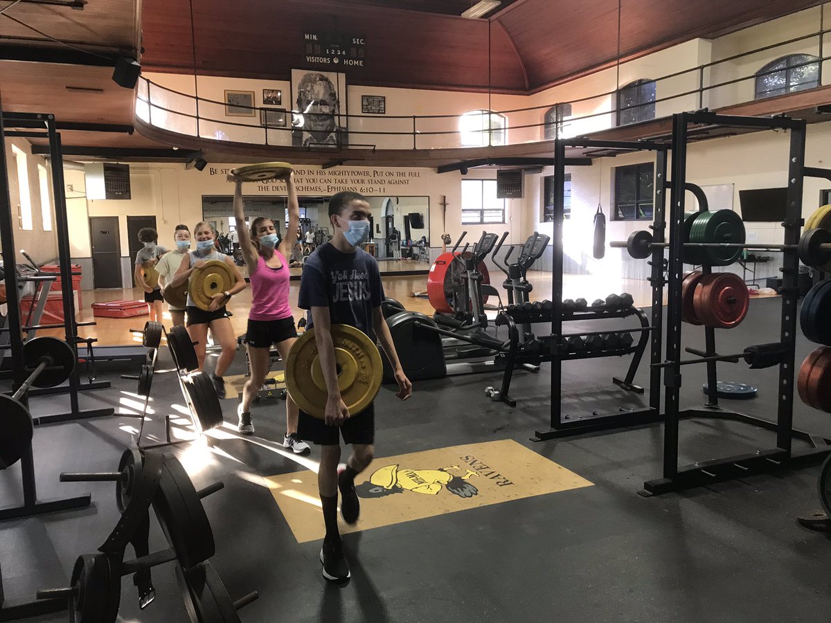 adgerap's tweet photo. XC Ravens getting in reps💪🏽😷 https://t.co/s7xwkbIdS3