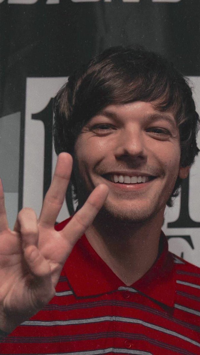 in case you don't know who Louis Tomlinson is, here's him