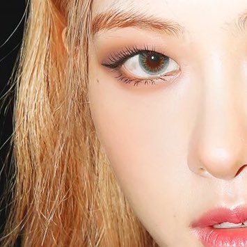 the mole beside her eye is so sexc #ROSÉ    @BLACKPINK