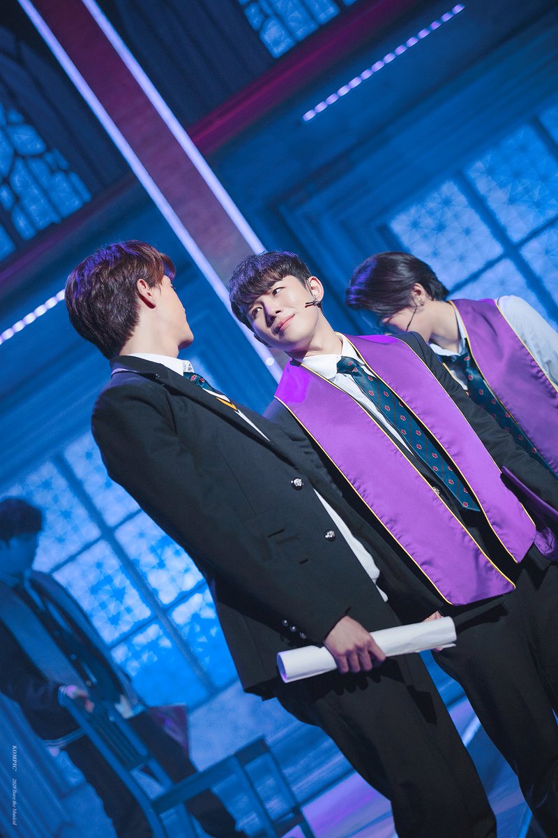 2020 베어더뮤지컬
𝐁𝐚𝐫𝐞 𝐭𝐡𝐞 𝐌𝐮𝐬𝐢𝐜𝐚𝐥✟
#오승훈 피터
#김진욱 제이슨