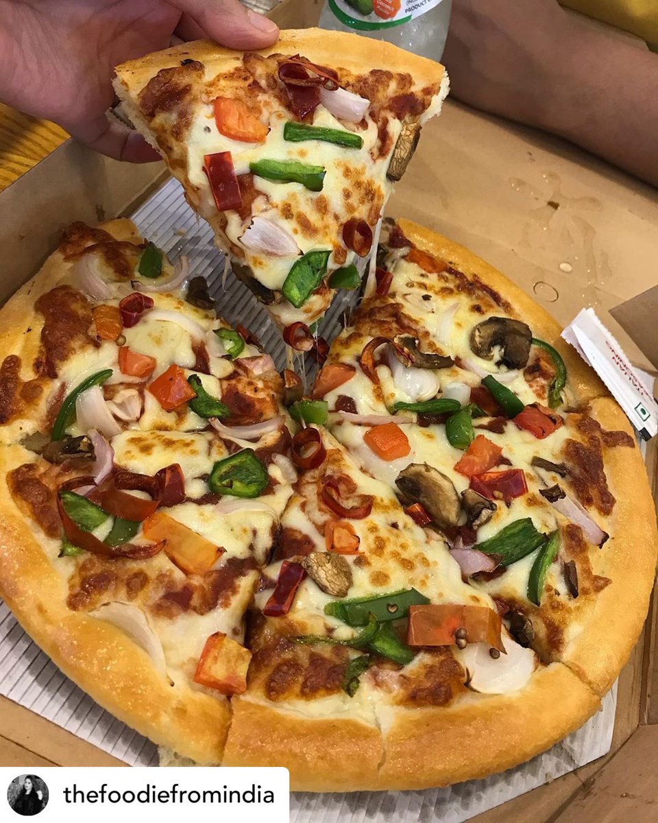 PizzaHutIN's tweet photo. Sunday dinner 🍽 with family sorted with our Hut Treat Meal for 4 that comes with 2 medium pizzas 🍕 , 2 sides & 2 pet bottles of Pepsi starting at Rs. 799, only! Opt for #ContactlessDelivery & experience #TrustInEveryBite with your loved ones. #CompleteSafety for #HutLovers ❤️ https://t.co/guK9nfPTLn