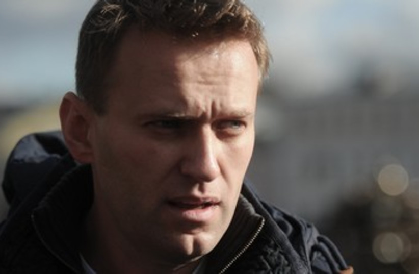 #Kremlin / #Putin critic Alexei #Navalny was under #policesurveillance . If anyone knows what happened to the opposition leader ( #Poisoning ), it's them...