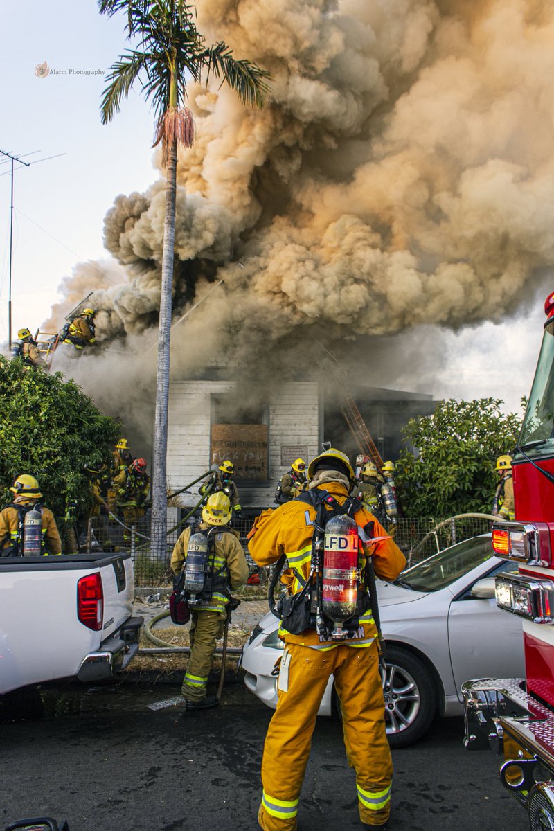 Structure Fire in LAFD Station 2's district this morning
@LAFD @LAFDcentral @LAFDtalk 
#LAFD #LosAngelesFireDepartment