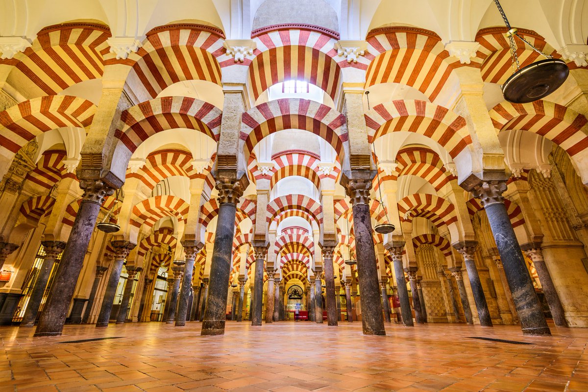 Nomads_Spain's tweet photo. El emir musulmán Abderrahman I ☪️ mandó construir la mezquita de Córdoba en el año 785, sobre los restos de la antigua iglesia visigoda de San Vicente 🕍

#NomadSpain #Wanderlust #Viajar #Córdoba #España 🇪🇦 https://t.co/JHMCLRx9zl