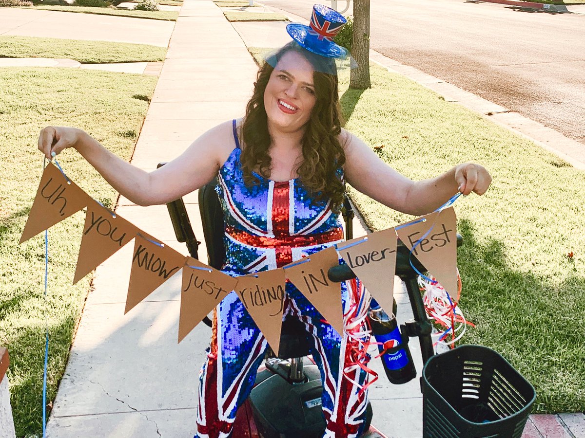 babyjustsayjess's tweet photo. We can go drivin' in, on my scooter

@taylorswift13 @taylornation13 #Lover #OneYearOfLover https://t.co/euUvoZBsyA