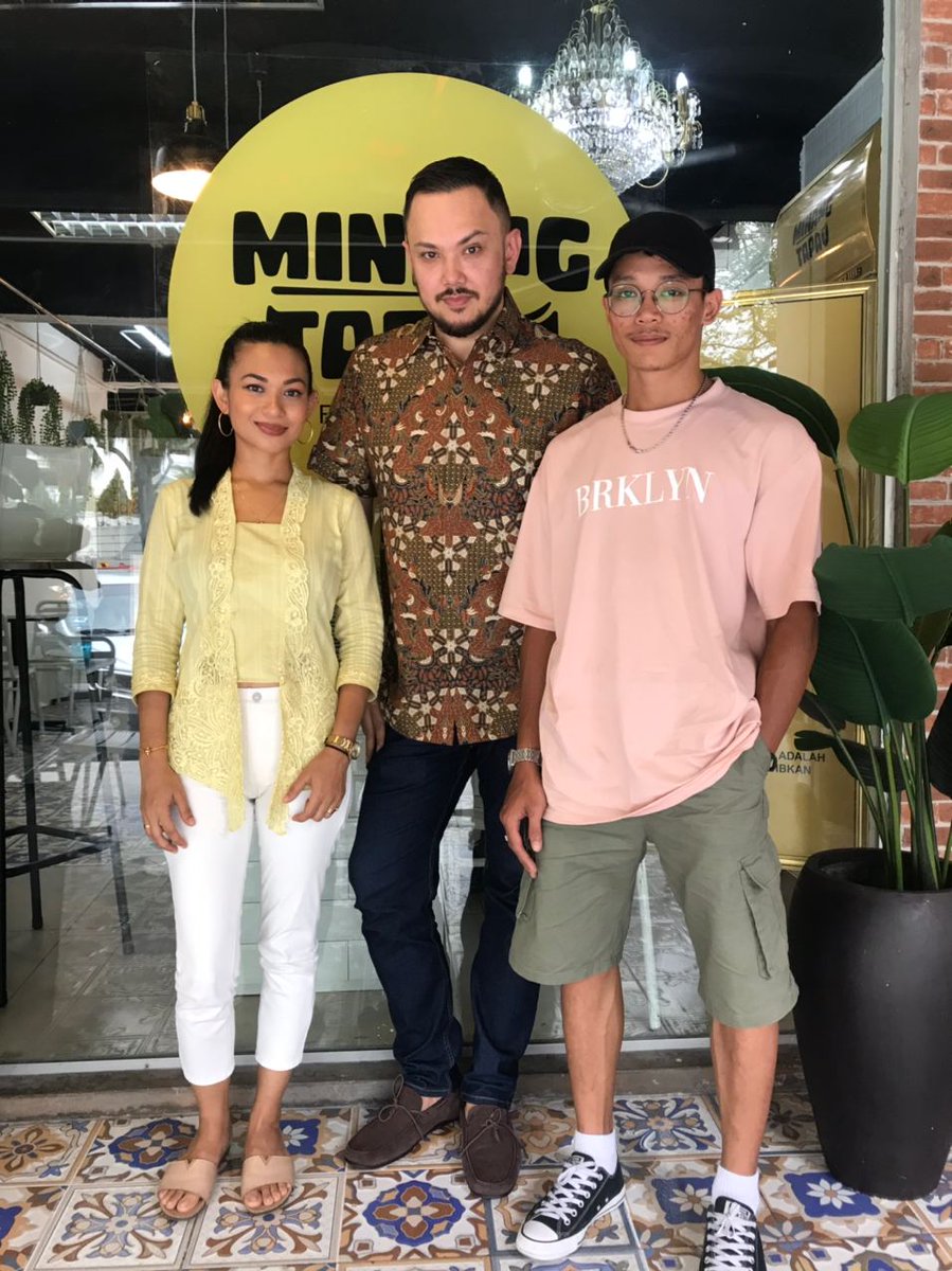 NADDI (@naddimusic) on Twitter photo Earlier today with <a href="/ImranAjmain/">Imran Ajmain</a> and <a href="/HXMBA_/">HXMBA/HXSAD</a> layaning awesome N9 food at <a href="/minangkapau/">Ridho Wijayanto</a> . Need to bring my whole clan here for lunch one of these days ❤️ Earlier today with <a href="/ImranAjmain/">Imran Ajmain</a> and <a href="/HXMBA_/">HXMBA/HXSAD</a> layaning awesome N9 food at <a href="/minangkapau/">Ridho Wijayanto</a> . Need to bring my whole clan here for lunch one of these days ❤️
