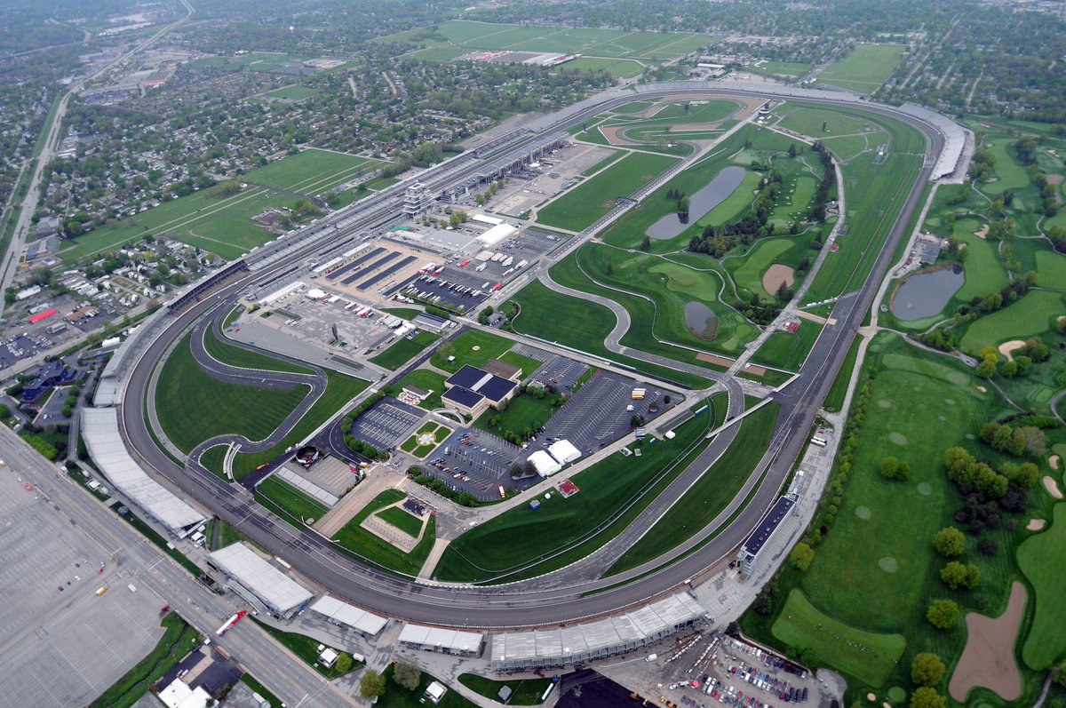 Hondaモータースポーツlive Indy500 開催地はインディアナポリス モーター スピードウェイ 決勝では 一周約2 5マイルのコースを0周 500マイルで争われます クラッシュやトラブルでストップするマシンが出ればすぐにセーフティカーが導入される