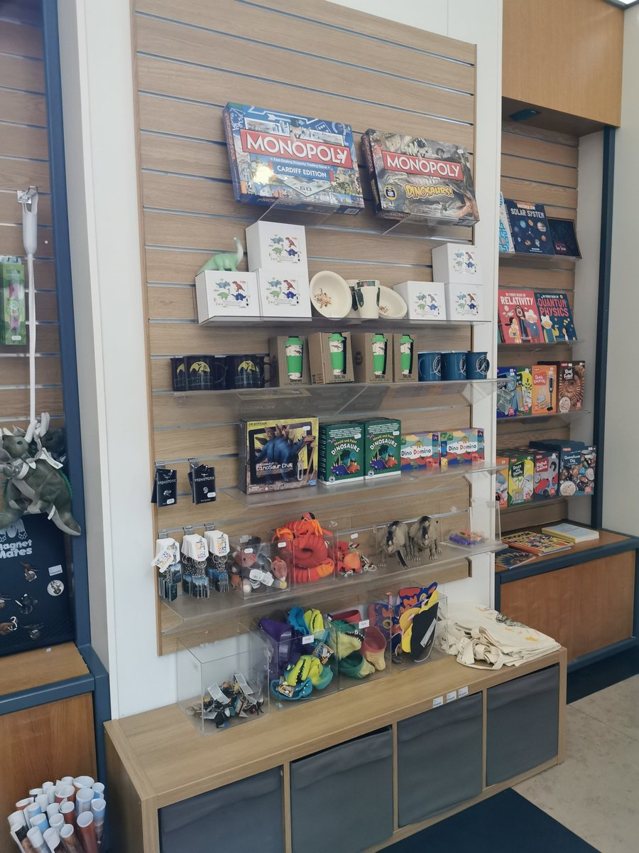 Well I've manged to stock a few more shelves in the mini shop today! Today has also shown me that I can't be trusted with a Glue gun haha