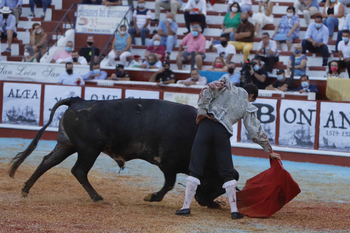 .#Galeriafotográfica del rotundo triunfo de Luque con 4 orejas en #SanlucardeBarrameda 
📸Eva Morales