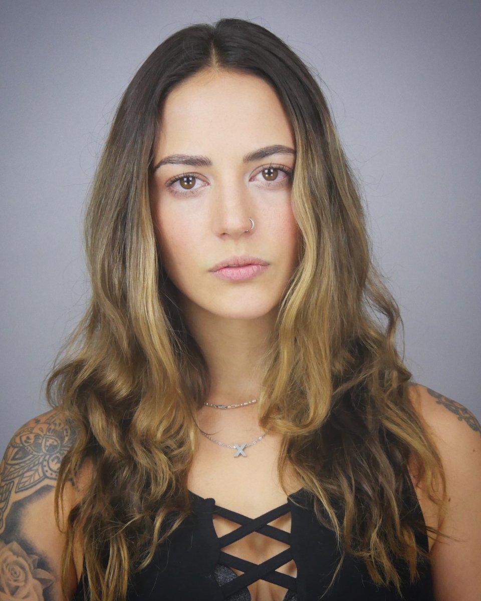 MMAgency_'s tweet photo. Hoy domingo de @survivormexicof y seguimos orgullosos de nuestra guerrera @ximedugganfans !!! • Vamos #teamduggan ✔️• #talentomm #soymm #mmdiez @aztecauno • @mmagency_ ☘️ #duggan https://t.co/6H22h2Nq1y